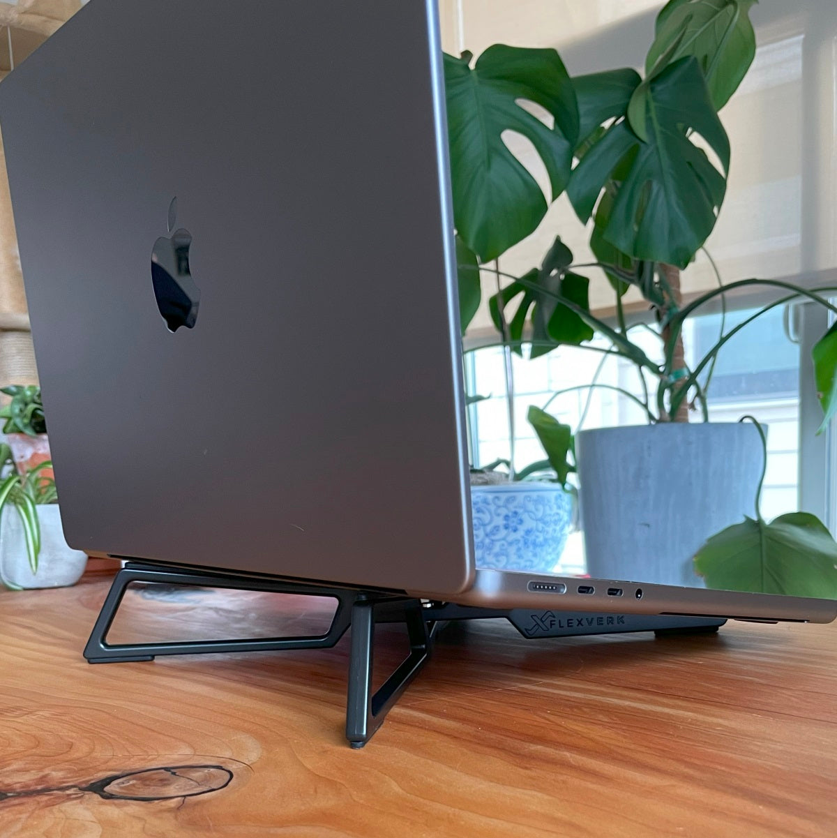 FlexVerk Laptop Stand